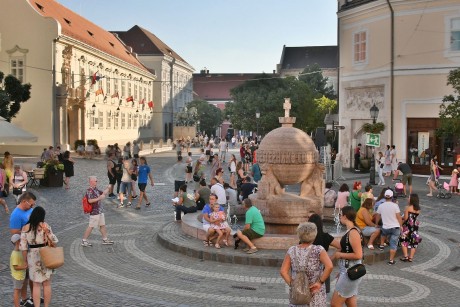 A Városgondnokság mintegy hatvan szakembere dolgozik a Királyi Napokon